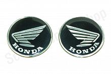 Наклейка   шильдик   Honda  6х6см, черная пара
